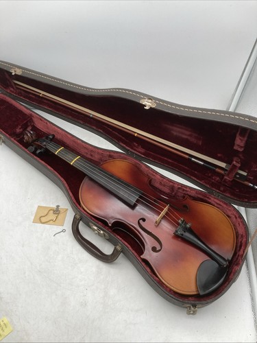 Vtg full size violin - size,